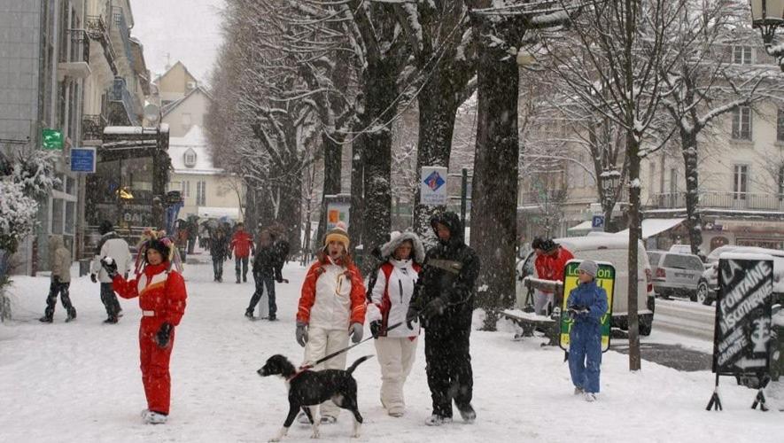 Au 47 Allees D'Etigny - Central & Standing - Avec Parking - Linge De Lit Et De Toilette Inclus Bagnères-de-Luchon Eksteriør bilde